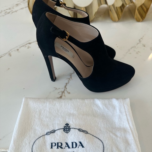 Prada Calzature Donna Camoscio Chic Nero Heels 36 1/2 GUC - Picture 1 of 8